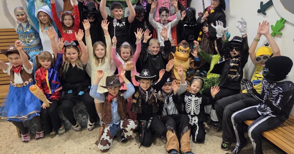 Fröhlich bunt starten wir in das zweite Semester